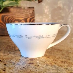 2/20$/ Vintage Noritake Japan Brooklane tea cup